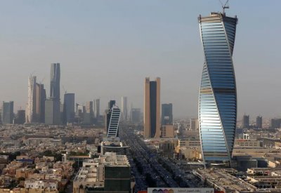 السعودية: 11.5 مليار ريال للمساعدة بدفع رسوم الوافدين