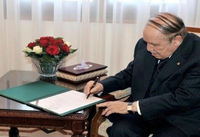 الجزائر.. بوتفليقة يعلن ترشحه رسمياً لولاية خامسة