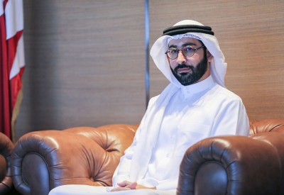 وزير الشباب يستجيب لمواطن عبر الإنستغرام بإشهار رابطة مانشستر يونايتد