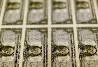 الدورلار يرتفع لأعلى مستوى في شهرين