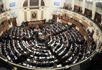 البرلمان المصري يوافق مبدئياً على تعديل الدستور