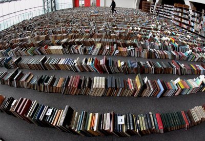 نهر من الكتب في تورنتو 
