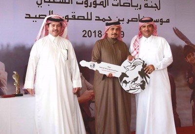 المري يتوج الفائزين بكأسي فيصل وعبدالله بن خالد للصقور