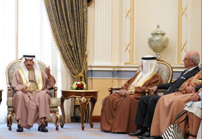 سمو رئيس الوزراء ينوه بالنهضة العمرانية والتنموية التي تشهدها مملكة البحرين