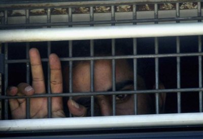 إسرائيل تحتجز أموال الفلسطينيين بسبب مخصصات عائلات الأسرى