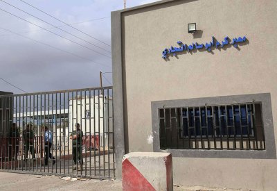  حماس تطرد موظفي "كرم أبو سالم".. وتلجأ إلى "البوابة القطرية"
