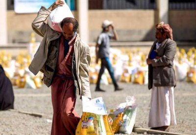 انتهاك حوثي جديد بحجز "شاحنات مساعدات" في إب
