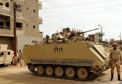مصر.. مقتل 8 إرهابيين بمداهمات للجيش في سيناء 