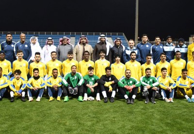 رئيس اتحاد الكرة يزور تدريبات الرفاع والحد