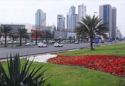 أمانة العاصمة تنتهي من تجميل شارعي خليفة بن سلمان والملك فيصل
