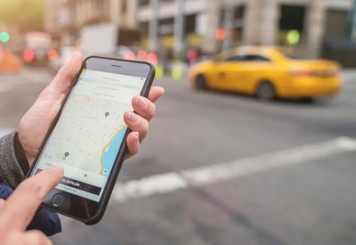 المحكمة العليا المصرية ترفع الحظر عن خدمات أوبر وكريم
