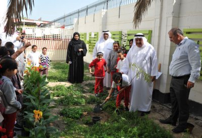بلدية المحرق تحتفل بأسبوع الشجرة تحت شعار (المحرق الخضراء)