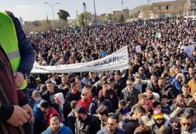 الجزائر..استقالات إعلامية احتجاجا على "تغطية" المظاهرات