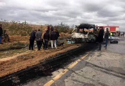 ليبيا.. مصرع 13 عاملاً نفطياً في حادث سير مروع