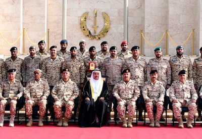 القائد العام ينيب سعادة وزير شؤون الدفاع لحفل تخريج إحدى الدورات المتقدمة مشاة للضباط