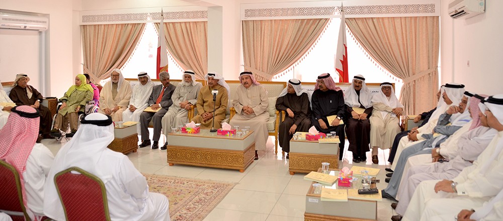 محافظ المحرق: بيوت العزاب الآسيويين واستثمار السواحل سياحيا ملفات سنعمل مع الجهات المعنية على حلها