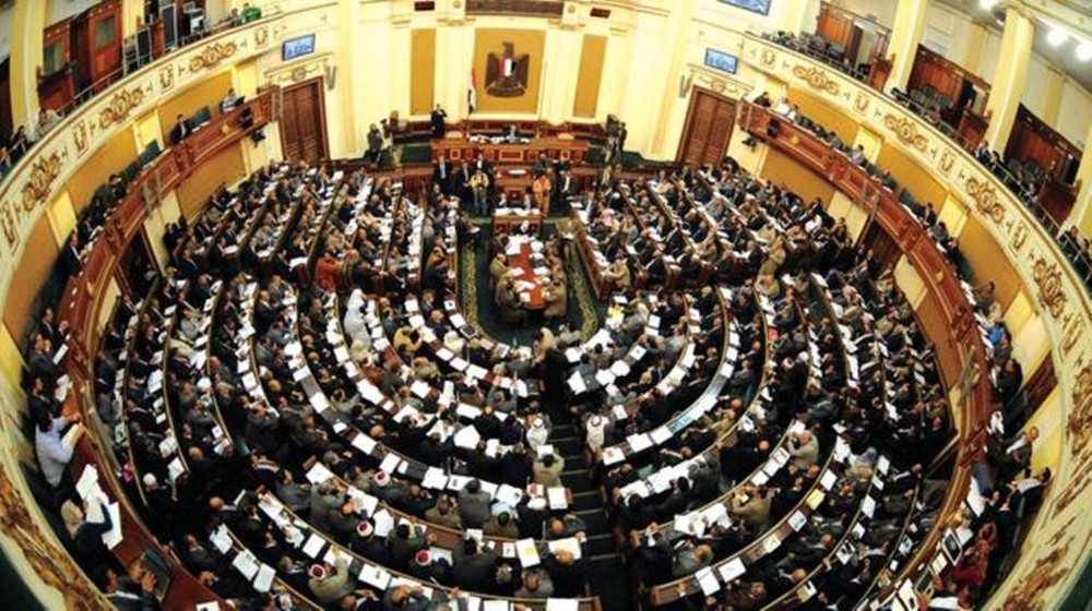 برلمان مصر يبحث تعديل الدستور..نواب للرئيس وعودة الشيوخ