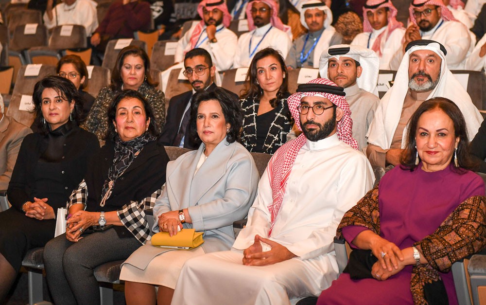رئيسة هيئة البحرين للثقافة والآثار تفتح فعاليات مهرجان أوال المسرحي الثاني عشر