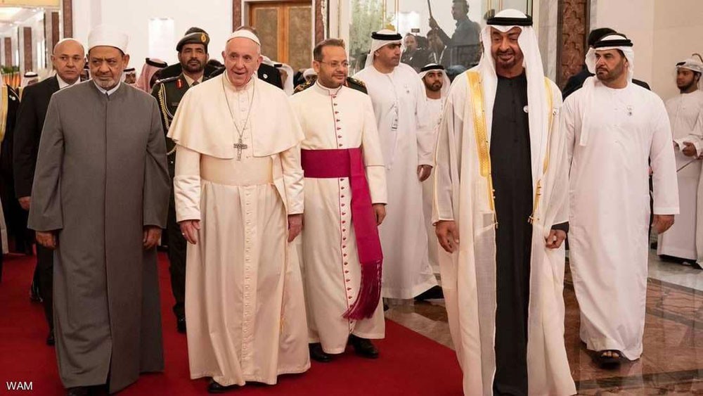  محمد بن زايد يرحب بضيفي الإمارات.. شيخ الأزهر والبابا فرنسيس