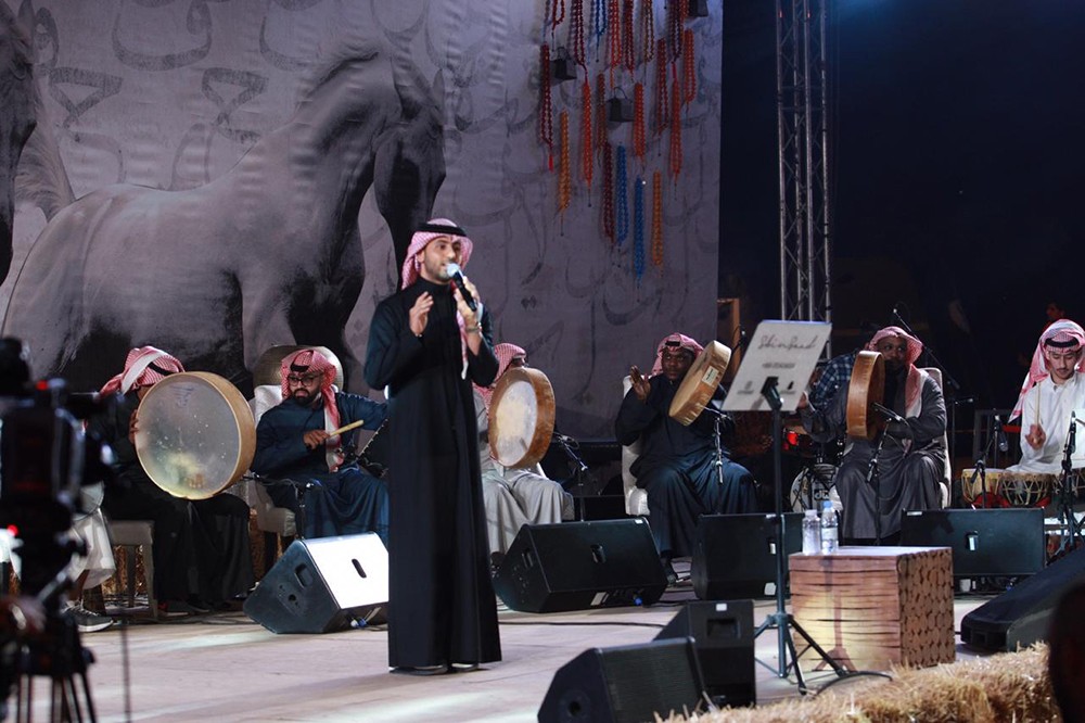 فؤاد عبد الواحد وجمهور الرياض يغنون سوياً