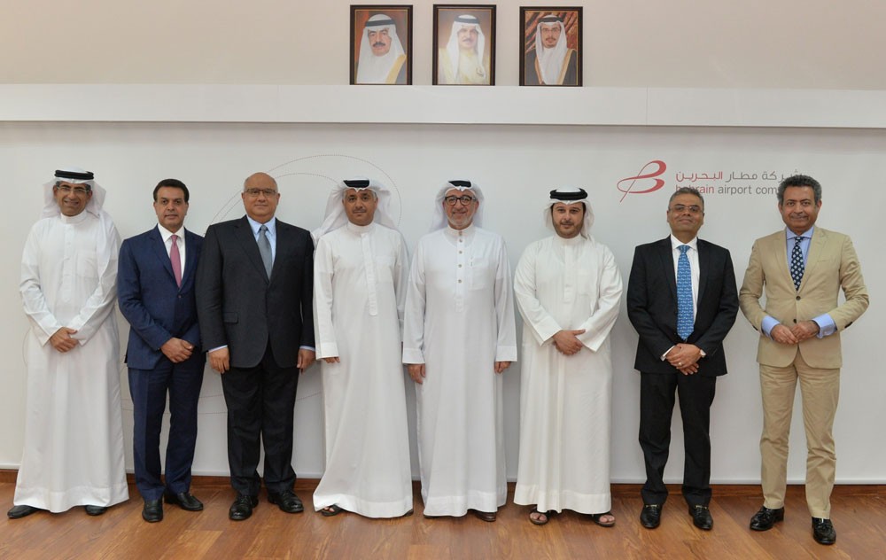 وزير المواصلات يترأس اجتماع إدارة طيران الخليج القابضة