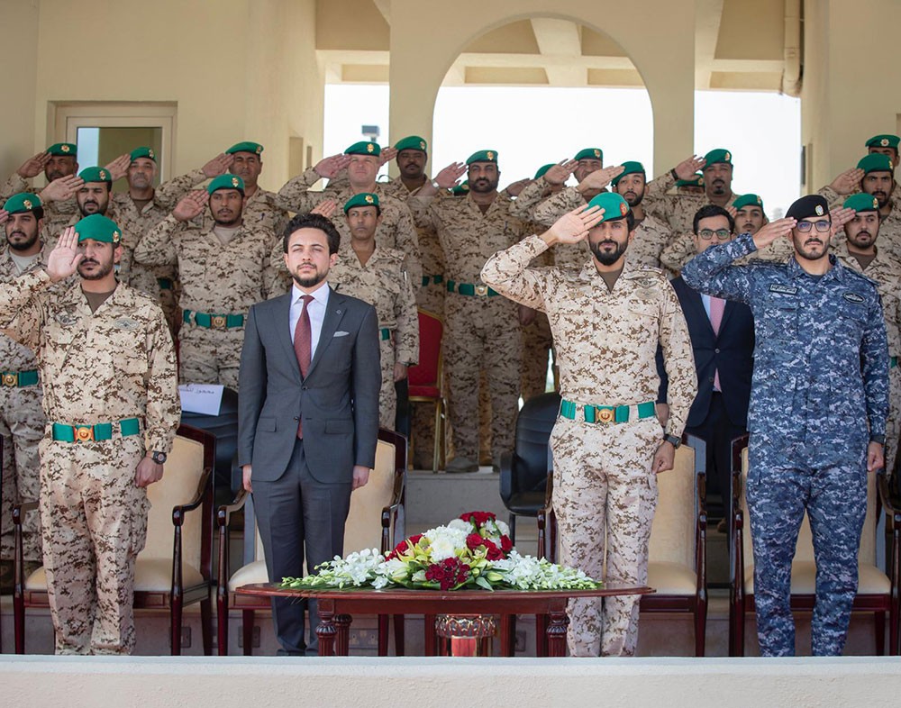 الأمير الحسين بن عبدالله الثاني يزور الحرس الملكي 