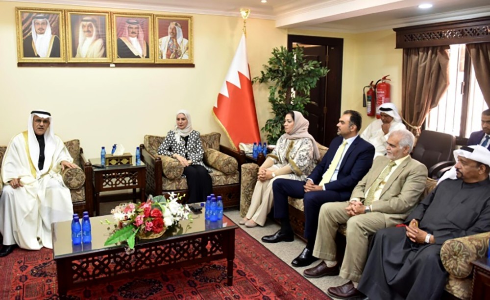 رئيس مجلس النواب وعدد من النواب يزورون مجلس المحافظة الشمالية
