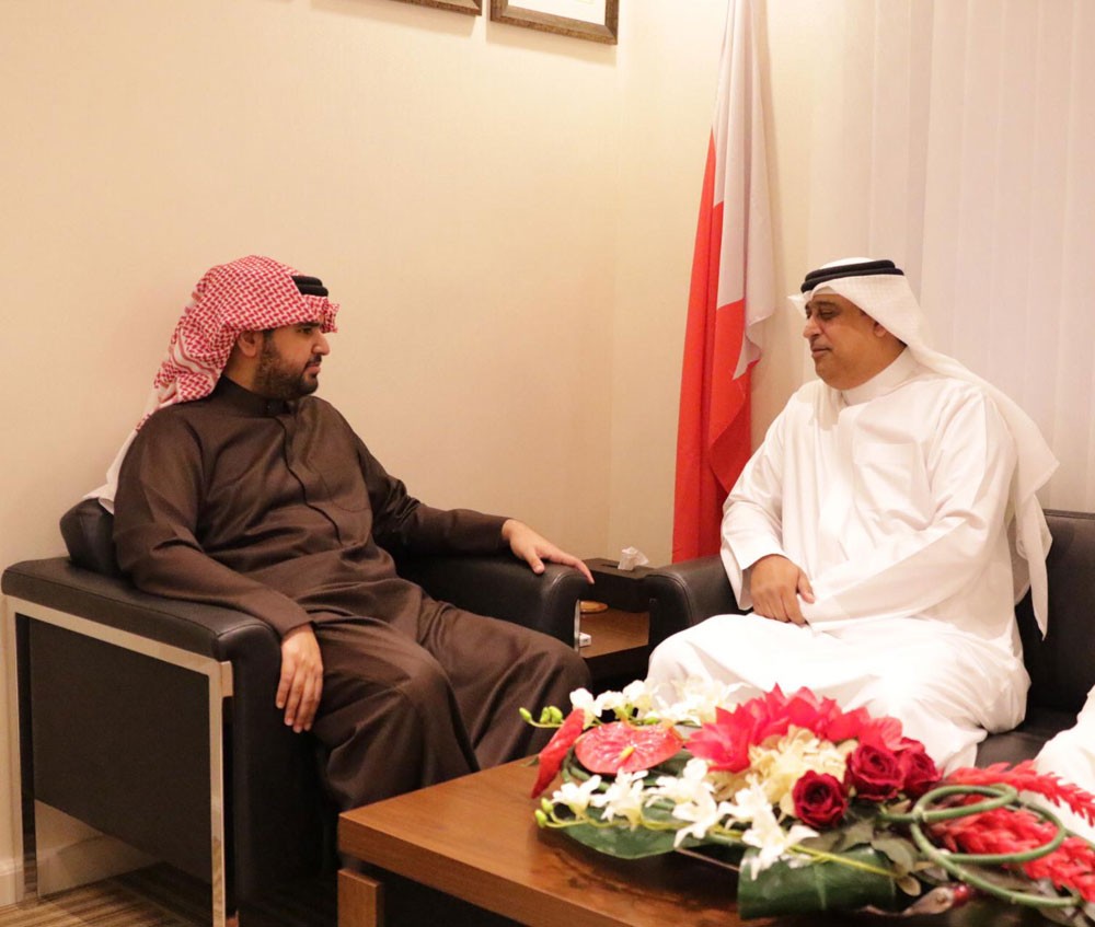 سمو الشيخ عيسى بن علي يؤكد دعم الأهلي في البطولة الخليجية