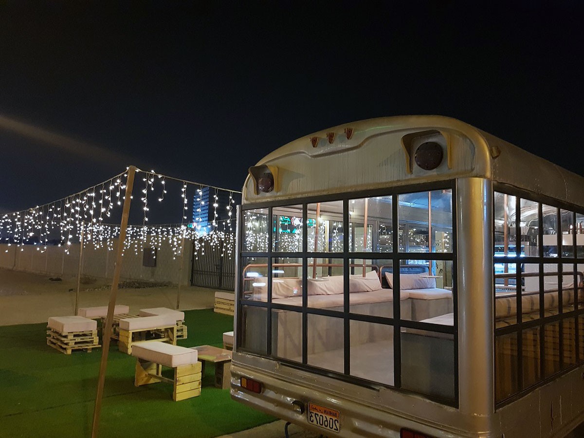 شعبية  الـ FOOD TRUCKS  تتصاعد والشباب يبحثون عن "المدهش"