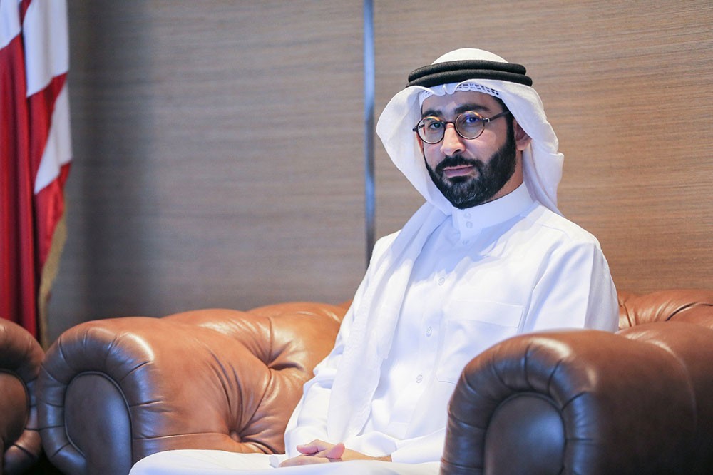 وزير الشباب يستجيب لمواطن عبر الإنستغرام بإشهار رابطة مانشستر يونايتد