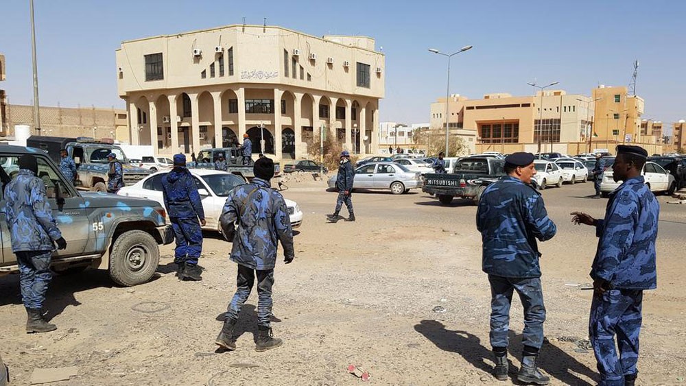 نذر قتال بين حفتر والسراج في جنوب ليبيا