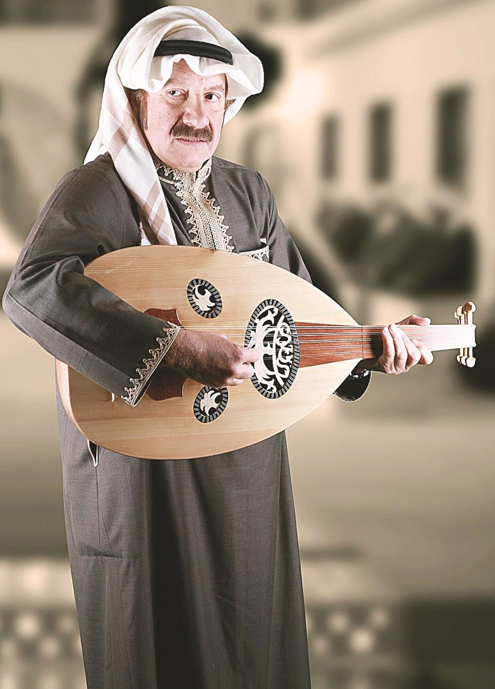 المنصور يفوز بجائزة الشارقة للمسرح