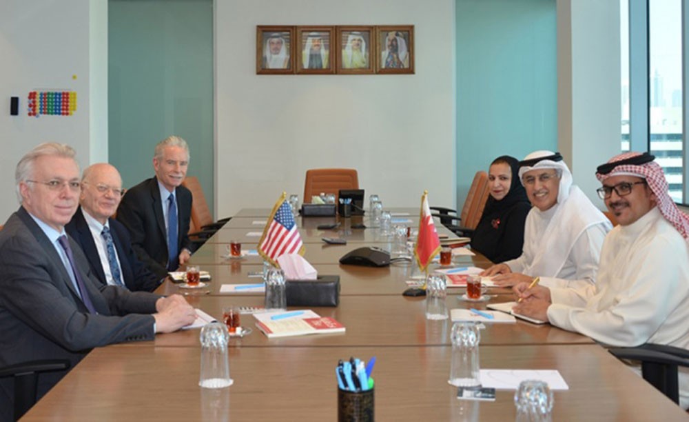 وزير الصناعة يجتمع برئيس مجلس إدارة Middle East Policy Council