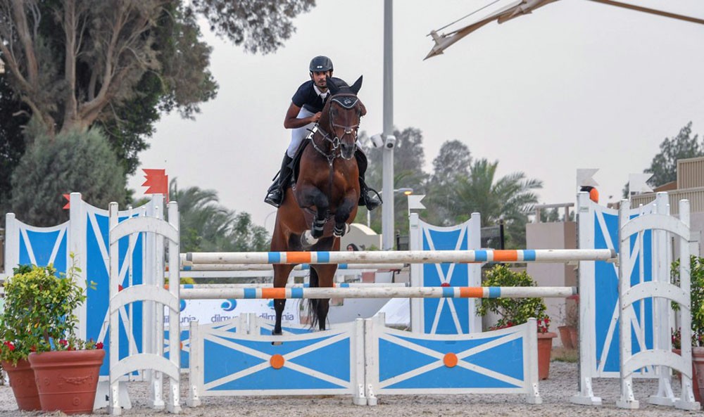 الفرسان يعربون عن حماسهم لمسابقات الخيل