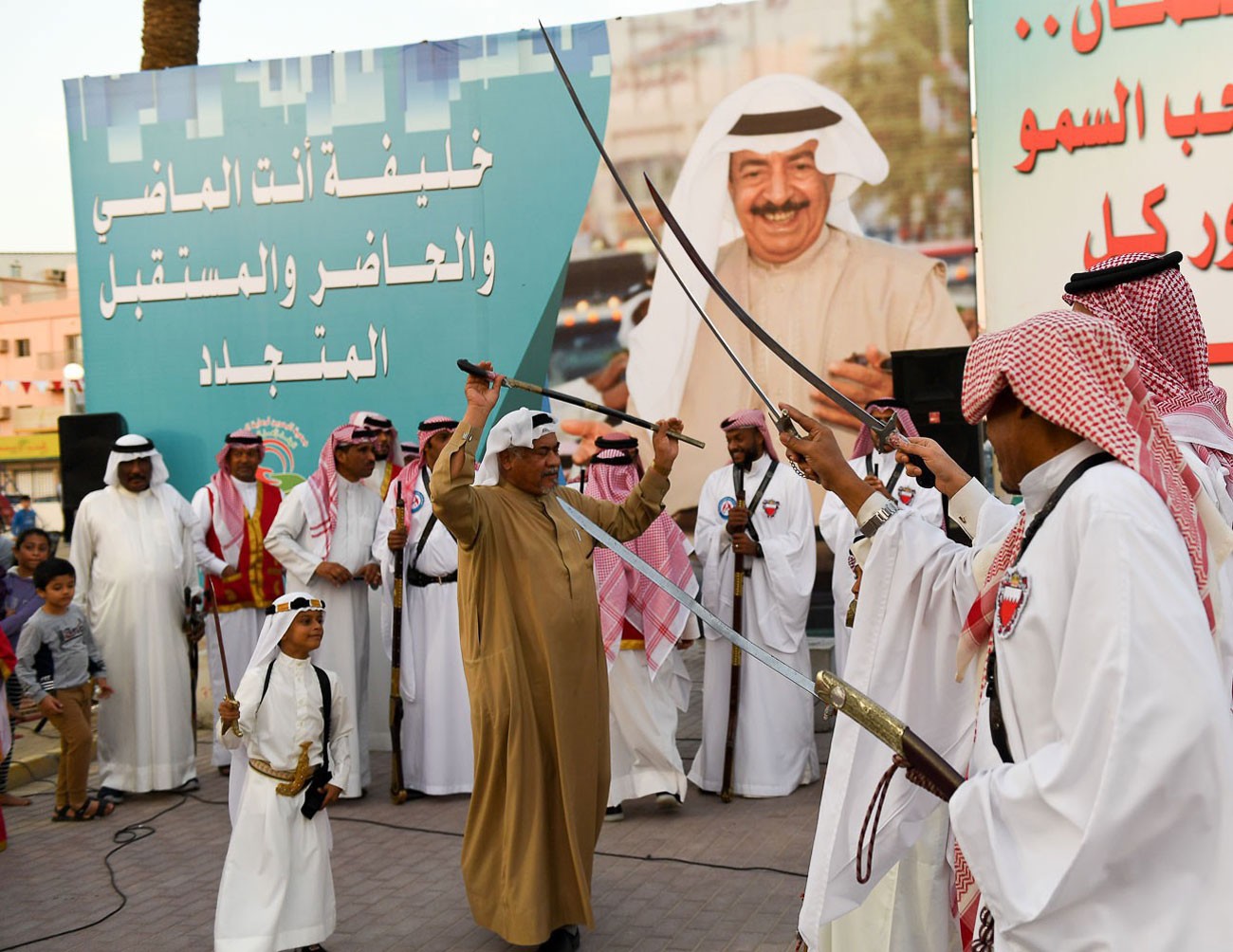 سمو رئيس الوزراء يعرب عن عميق شكره لابناء شعب البحرين 