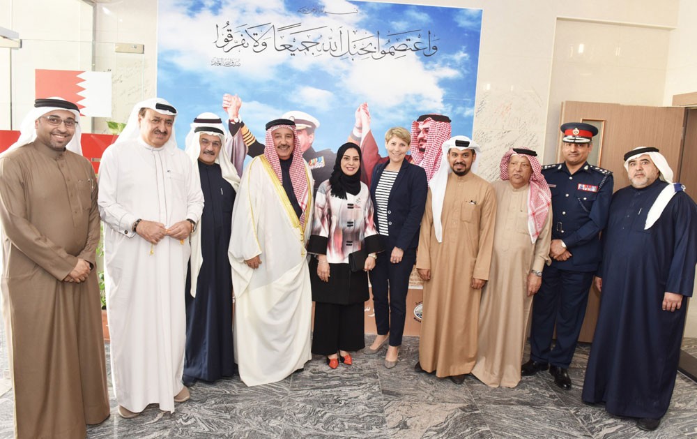 النواب يقومون بزيارة الى مجلس محافظة المحرق