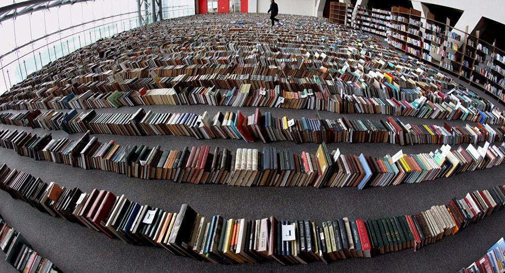 نهر من الكتب في تورنتو 