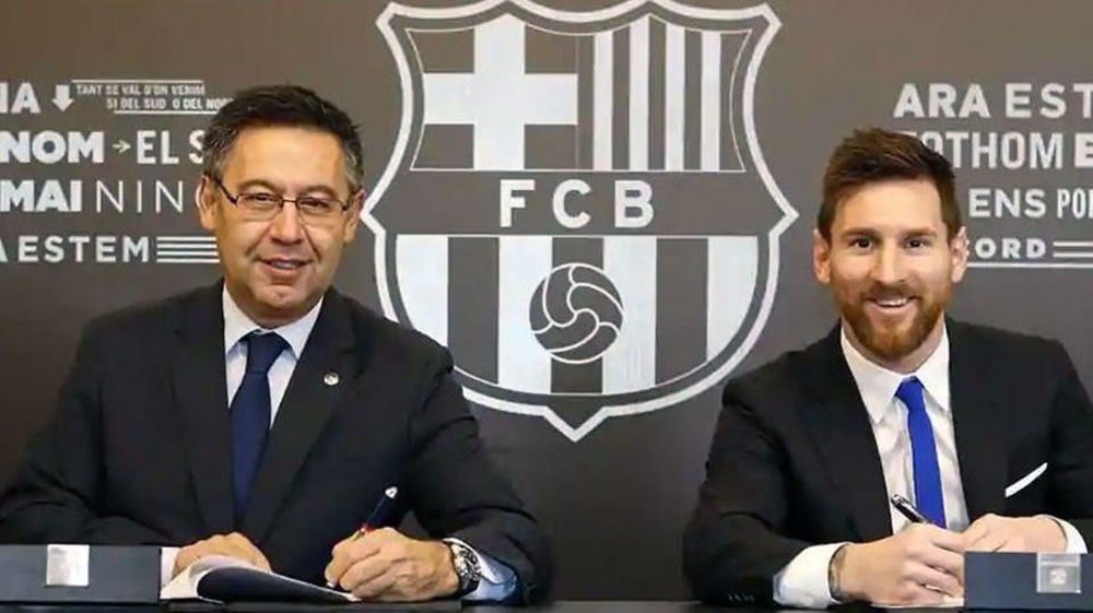 رئيس برشلونة: ننتظر رد ميسي لتجديد تعاقده