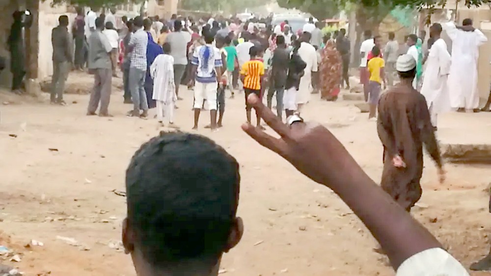 السودان.. مقتل بائع متجول والحكومة تتفقد المتضررين