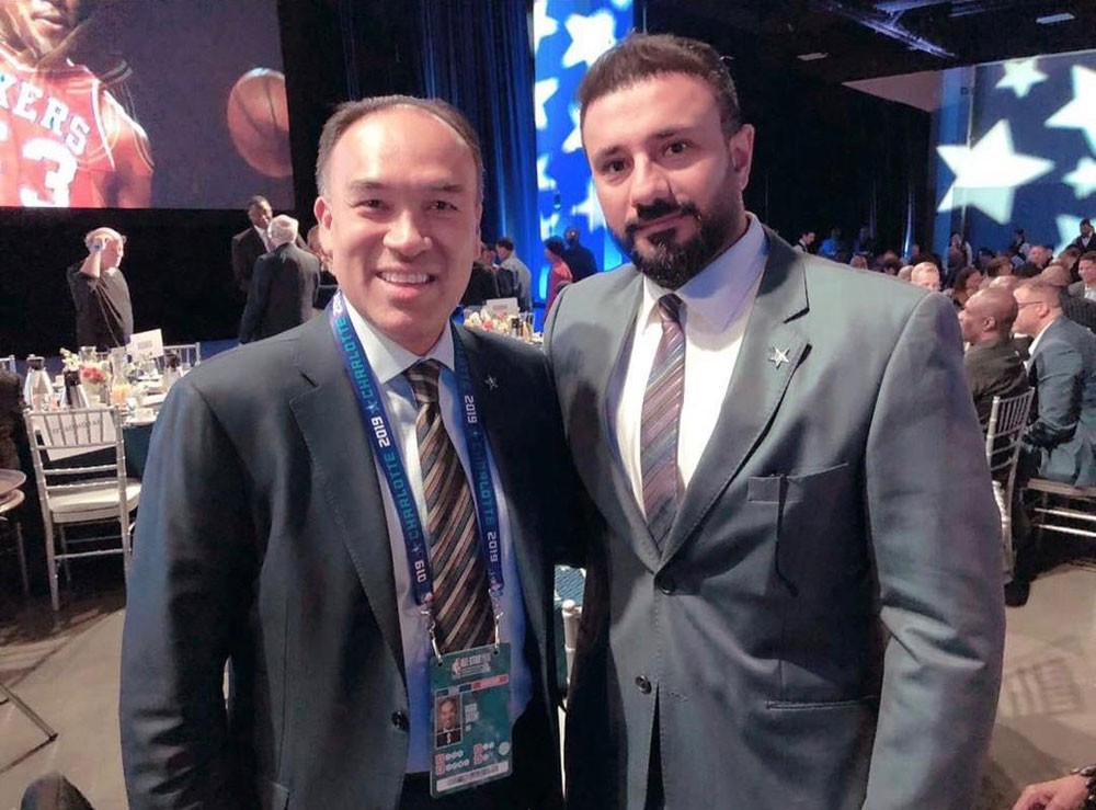 العجمي يزور الولايات المتحدة ويلتقي بنائب "NBA"