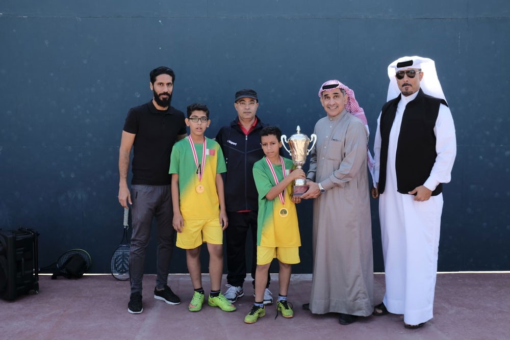 أسامة بن زيد تُحقق لقب التنس لمدارس البنين الابتدائية