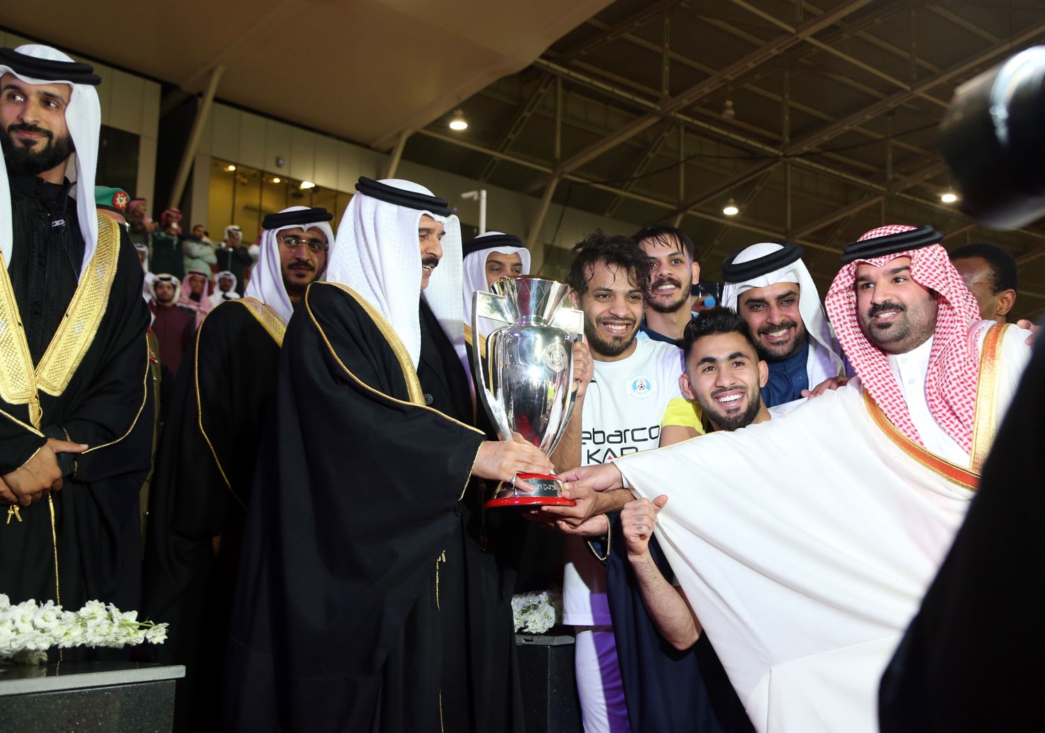 جلالة الملك يتوج الرفاع بطلاً لكأس جلالته لكرة القدم