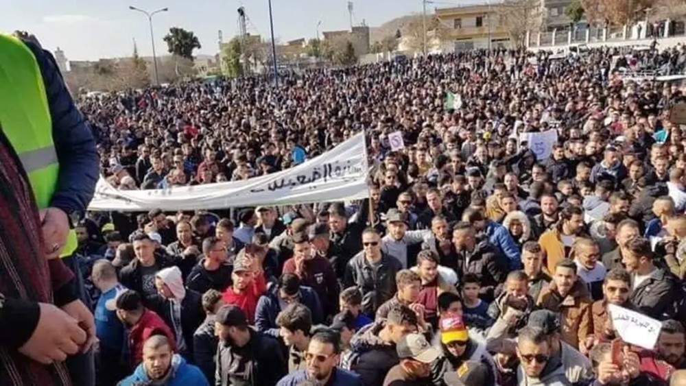 الجزائر..استقالات إعلامية احتجاجا على "تغطية" المظاهرات
