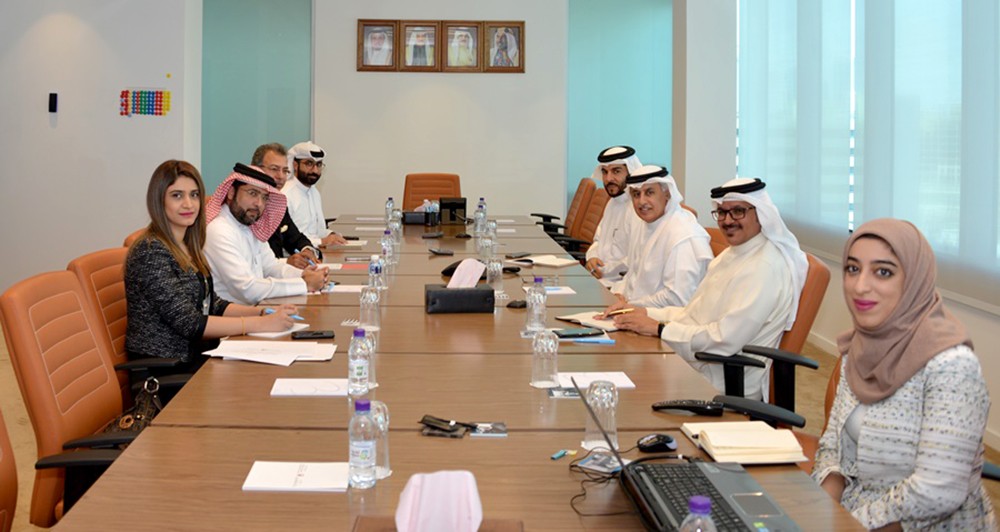 وزير الصناعة والتجارة والسياحة يجتمع بالرئيس التنفيذي لمركز الاتصال الوطني
