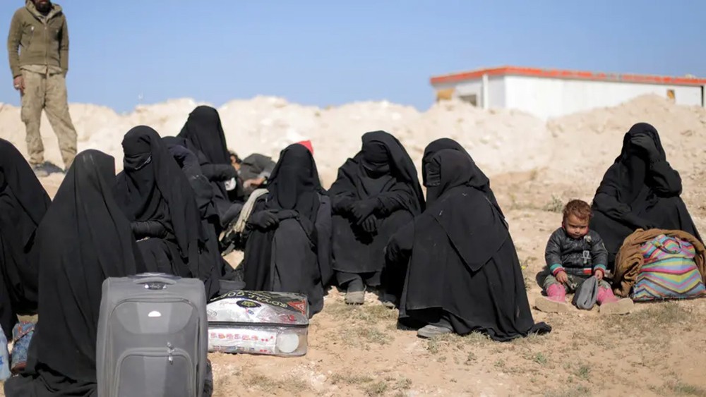 بعد نحر داعش لـ50 أسيرة إيزيدية.. ناشط يكشف الخبايا