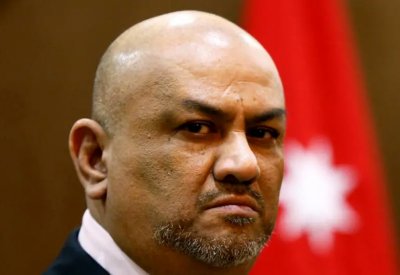 اليماني يدعو إيران للتوقف عن زعزعة أمن المنطقة