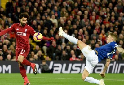 اعتراف "جريء" لمدافع إيفرتون يغضب أنصار ليفربول قبل الديربي