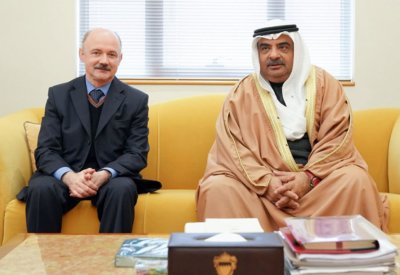 سمو الشيخ سلمان بن خليفة يستقبل السفير الروسي