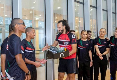 نجم مصري عالمي يتبرع بأحذية جري لرياضيي الأولمبياد الخاص