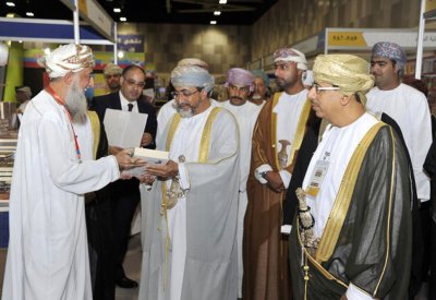 معرض مسقط للكتاب يجذب أكثر من مليون و 200 ألف زائر  